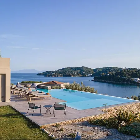 Pelagoon Skiathos Ахладиес